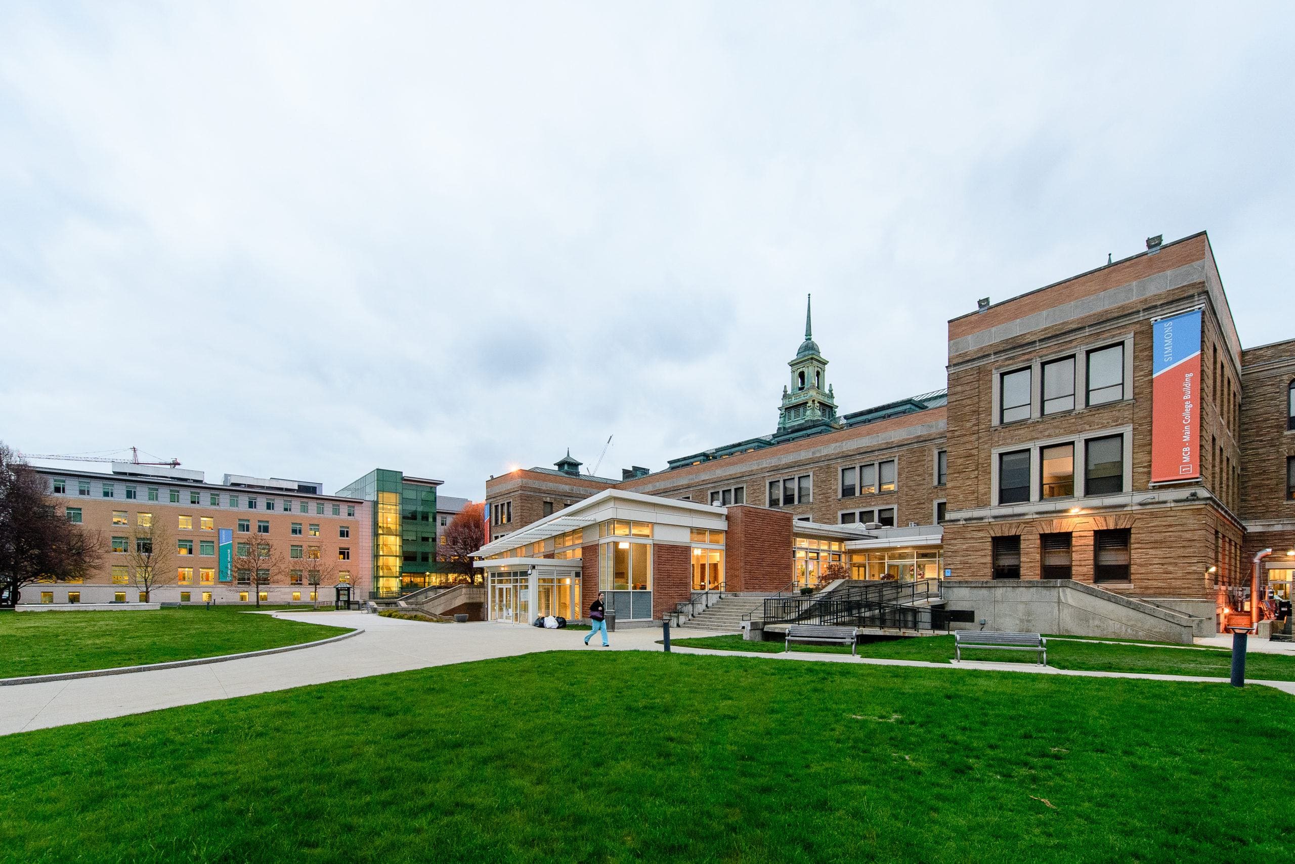 Photo of the Academic Quad with the Main College Building in the background